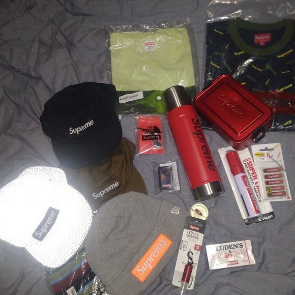 Supreme clothing